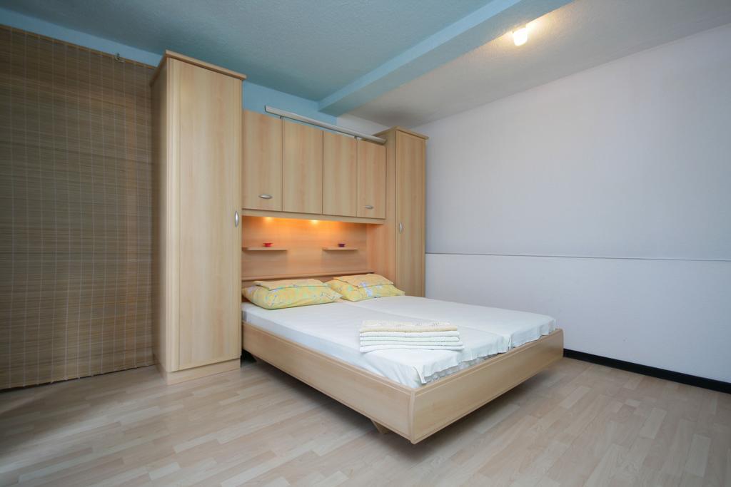 Apartments Maric Primosten Room photo